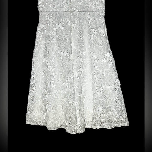 NWT Lulus Divine Beauty White Lace Midi Dress With Pockets, Size Large - Picture 10 of 14